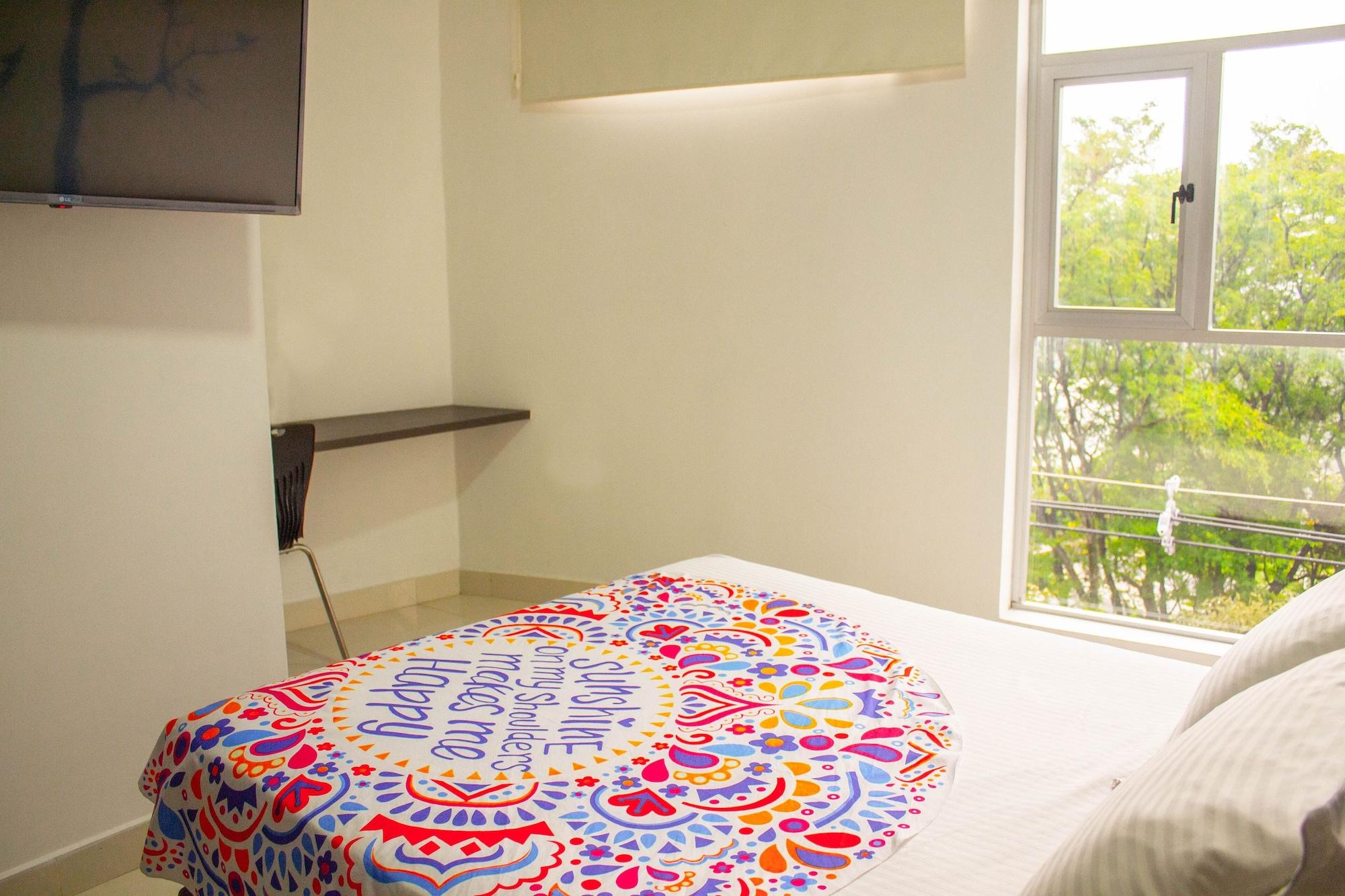 Hotel Bolivariana Plaza Medellin Bagian luar foto