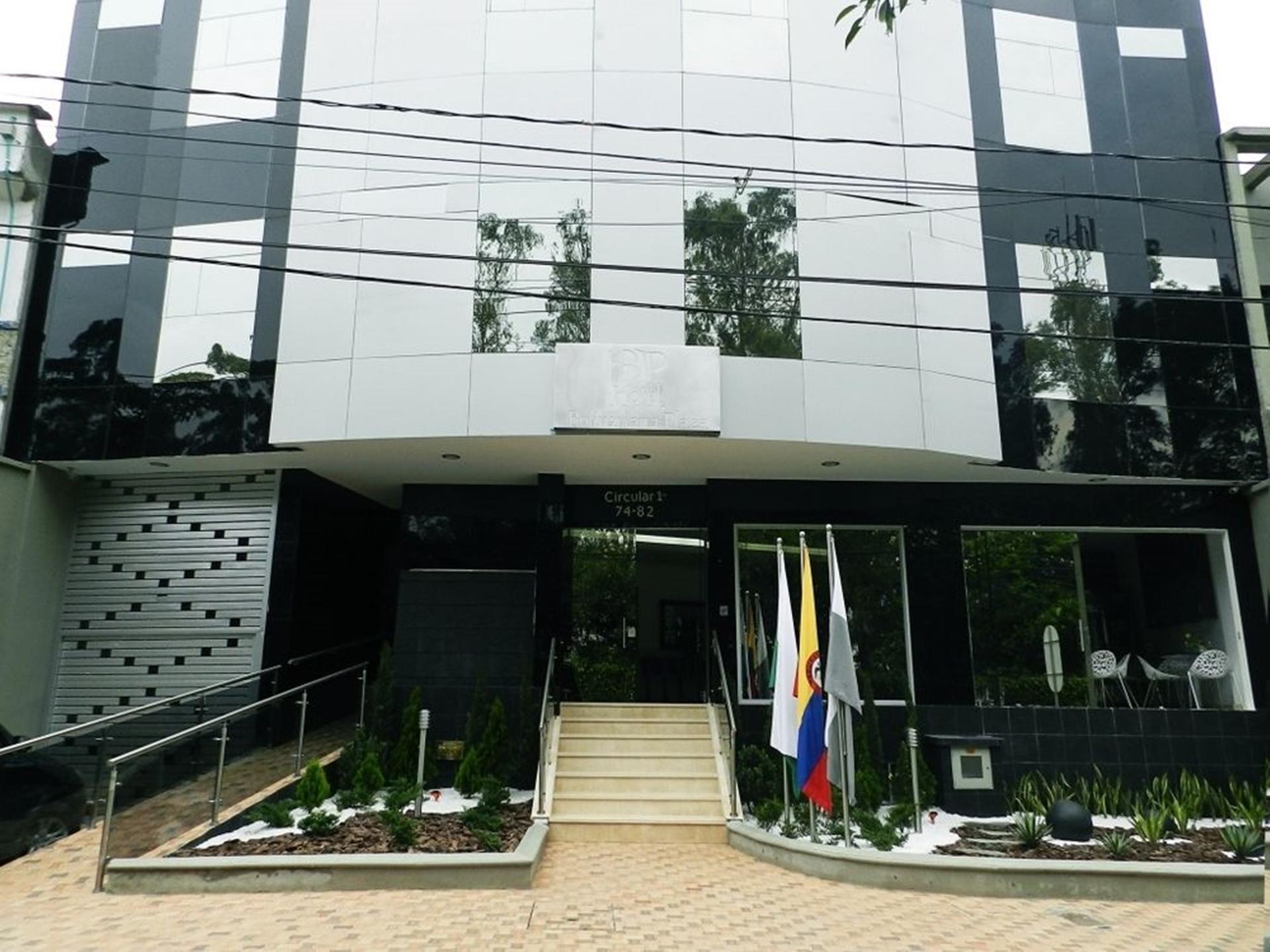 Hotel Bolivariana Plaza Medellin Bagian luar foto